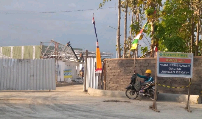 FOTO : Proyek Pembangunan pabrik air mineral PT. Danone di Banyuwangi.(Nanang)