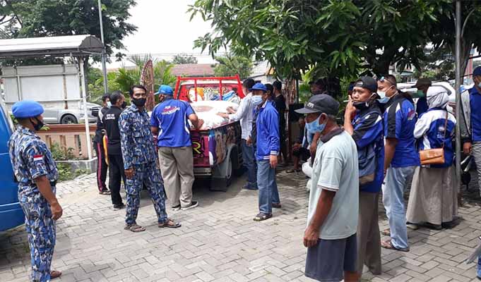 Peduli Kemanusiaan, DPD PAN Lamongan Gelontorkan Bantuan Korban Banjir Bengawan Jero