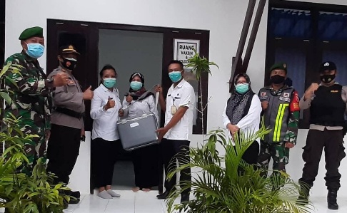 Pendistribusian Vaksin Covid-19 Banyuwangi Dikawal Ketat TNI dan Polri