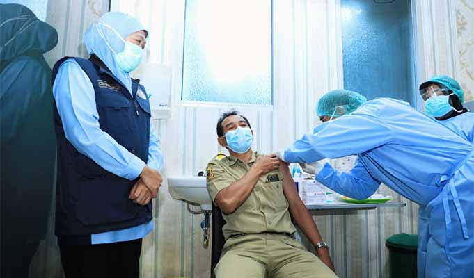 Gubernur Khofifah Apresiasi Klinik Vaksinasi RSUD Dr. Wahidin Sudiro Husodo Mojokerto