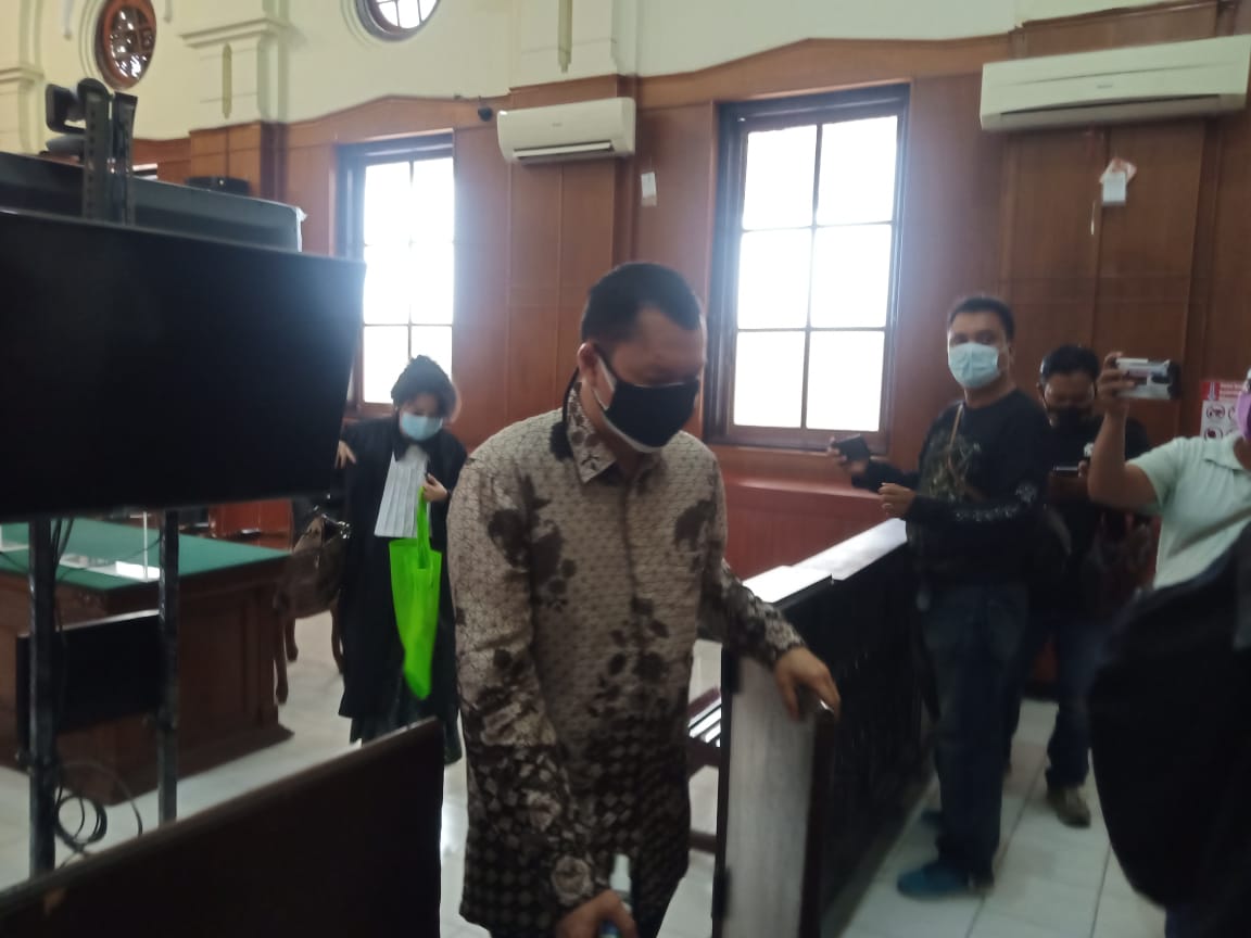 Ariel Topan Subagus Dituntut 3 Tahun 6 Bulan Penjara