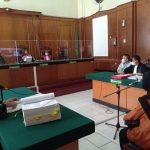 Terdakwa dan kuasa hukumnya