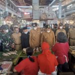 Bupati jember di pasar tanjung