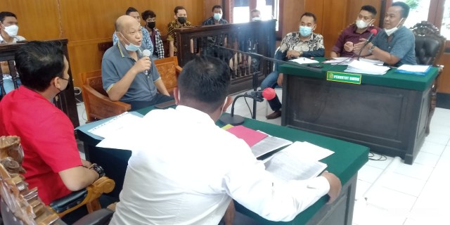 Sidang Gugatan Perdata PMH perkara Warisan Aprilia Okadjaja Di PN Surabaya. (Foto : Ist)