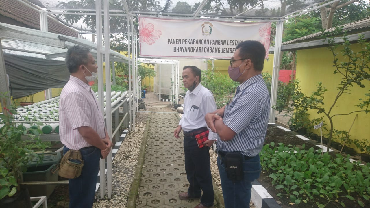 Kreatif, Polres Jember Sulap Lahan Mati Jadi Taman Edukasi Berbasis Android