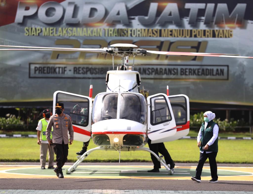 Khofifah Bersama Kapolda dan Pangdam Pantau Penyekatan Melalui Udara