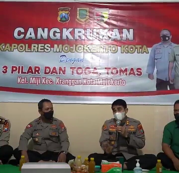 Kapolresta Mojokerto Hadiri Cangkrukan