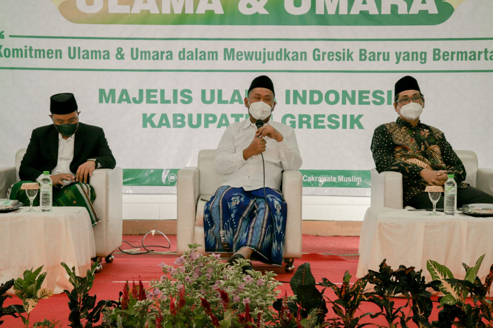 Ketum MUI : Pemerintah dan Ulama Harus Bersinergi 1 Bupati Gresik bersama Ketum MUI