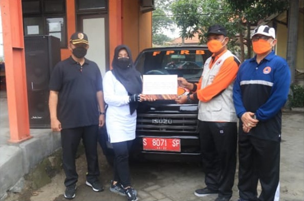 Bupati Mojokerto Serahkan Bantuan Mobil Pinjam Pakai