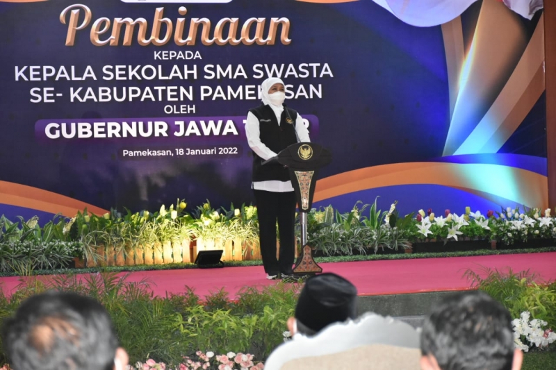 Gubernur Jatim Beri Pembinaan Kepala SMA Swasta se-Pamekasan