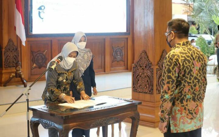 Wali Kota Mojokerto Lantik Direktur Perumda Maja Tirta, Ini Pesannya