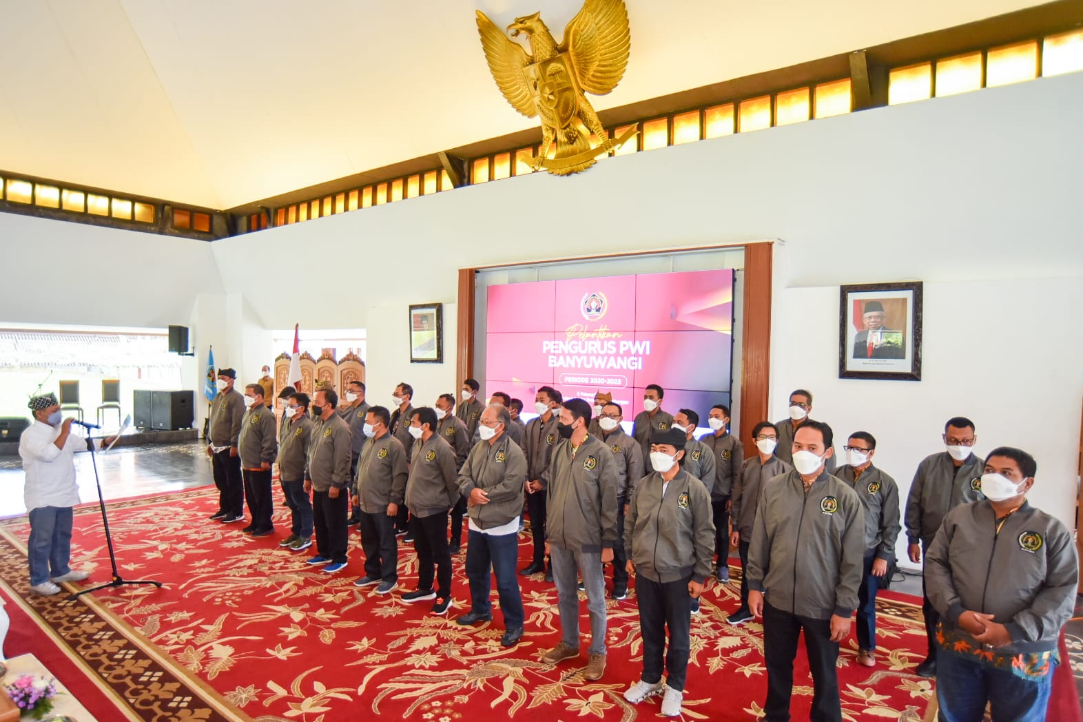 Lantik Pengurus PWI Banyuwangi, Ketua PWI Jatim Sampaikan Pesan