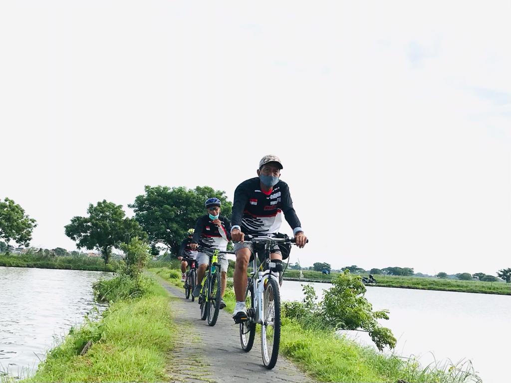 Gowes Jalur Pematang Tambak, Lebih Sehat dan Memacu Andrenalin