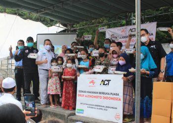Ajinomoto & ACT Beri Menu Sehat Pemulung di Kampung Genderuwo