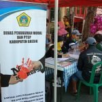 DPMPTSP Gresik Layani Perizinan Langsung Jadi di Car Free Day IMG-20220522-WA0033