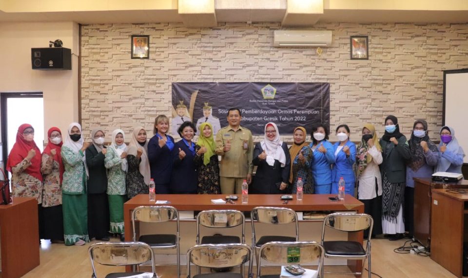 Wakil Bupati, Kepala Kesbangpol dan peserta sosialisasi