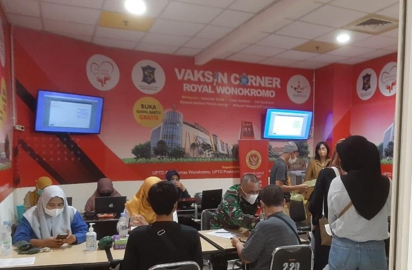 Masyarakat Surabaya Selatan Masih Antusias Vaksin di Royal Plaza