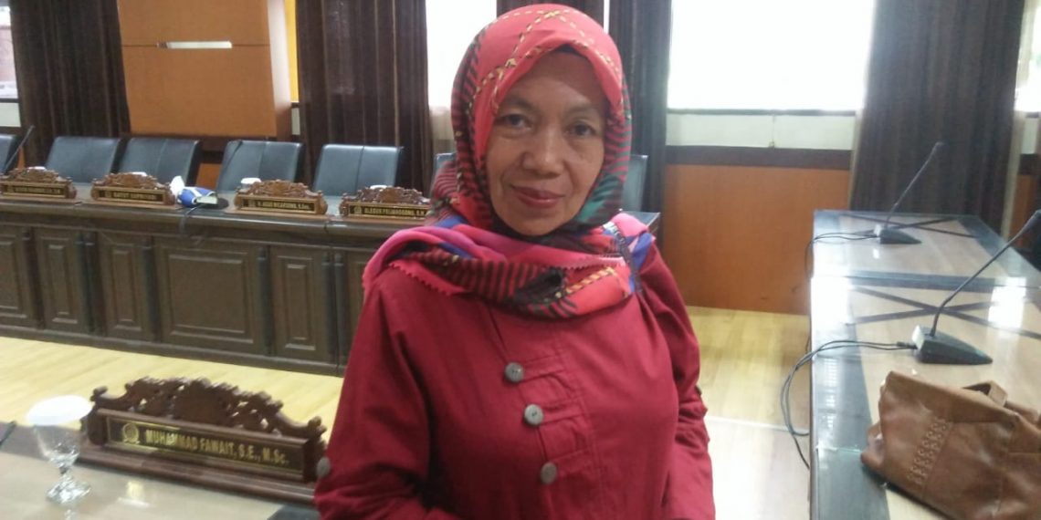 Hj.Makmulah Harun Anggota DPRD Jatim Fraksi PKB