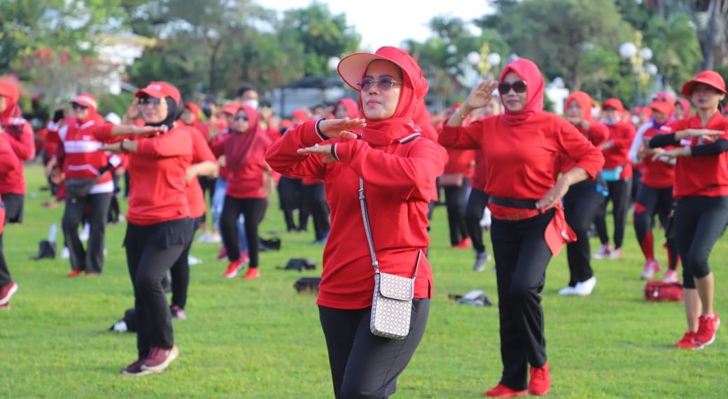 Peringati Harkitnas, PDIP Jatim Gelar Senam SICITA 1 PDIP Jatim saat senam SICITA