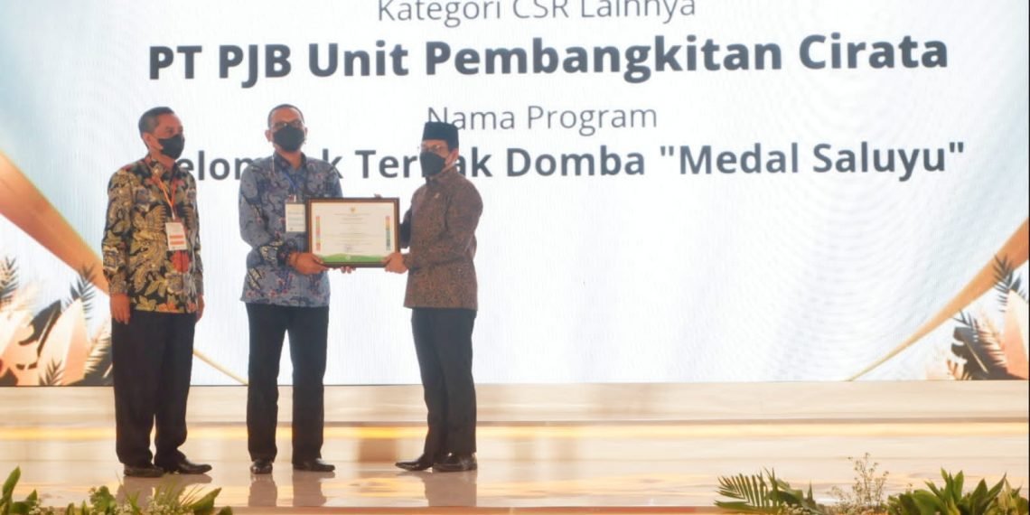 5 unit PJB menerima penghargaan kegiatan CSR & PDB (Pengembangan Desa Berkelanjutan) Awards 2022 di Jakarta, Kamis (23/6/2022). (ist)
