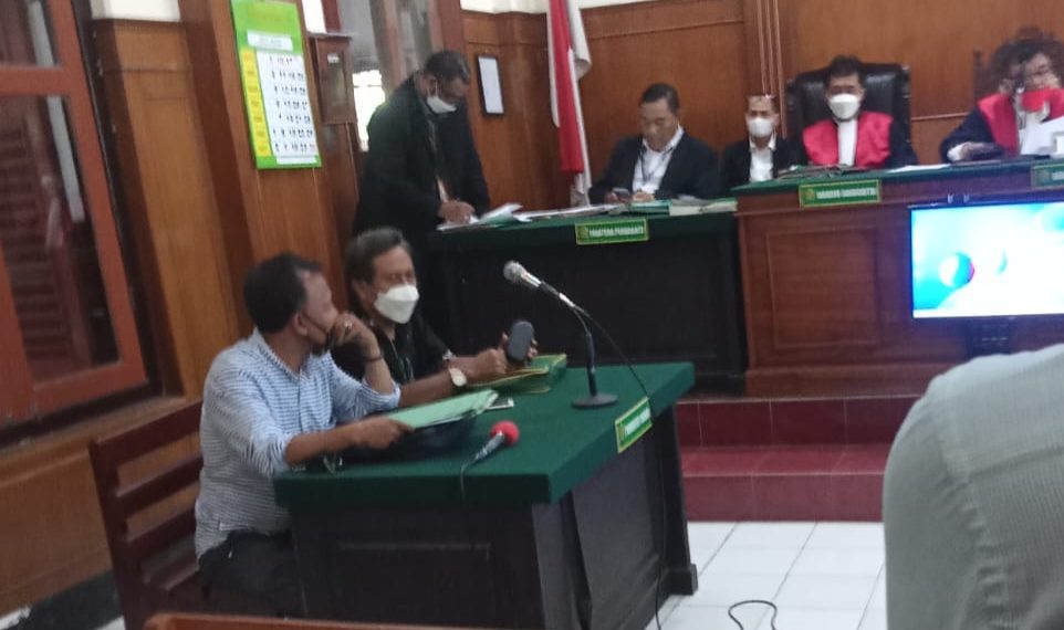 Suasana sidang gugatan di PN Surabaya