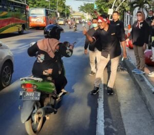 Hotel Horison Arcadia Surabaya Bagi-Bagi Bendera Gratis 1