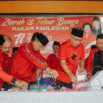 Jelang Peringatan HUT Kemerdekaan, DPC PDI Perjuangan Kota Surabaya Gelar Ziarah dan Tabur Bunga ke Makam Pahlawan Nasional IMG-20220816-WA0133