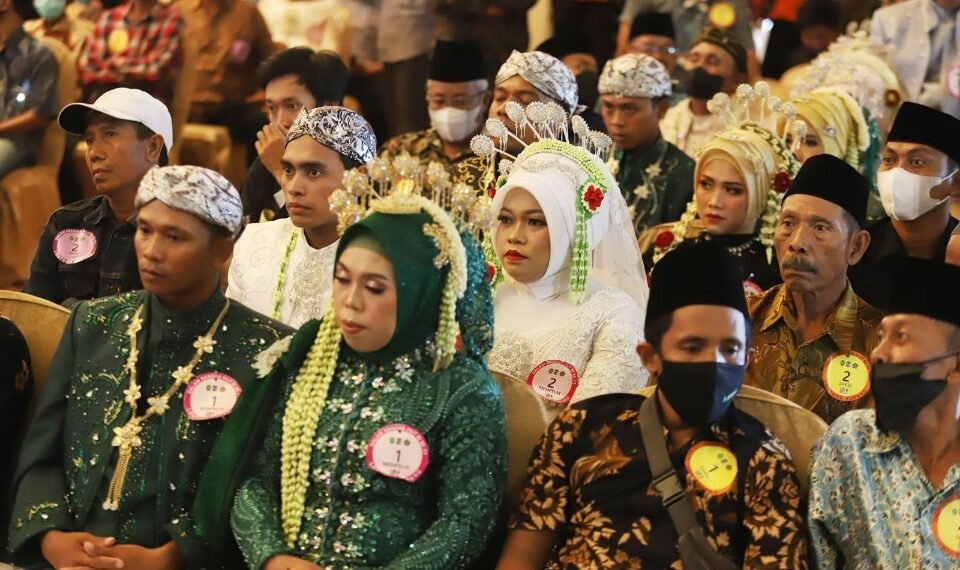 Sebanyak 120 pasangan ikuti gelaran Isbat Nikah Massal mewah di Empire Palace Surabaya, Selasa (30/8/2022). (ist)