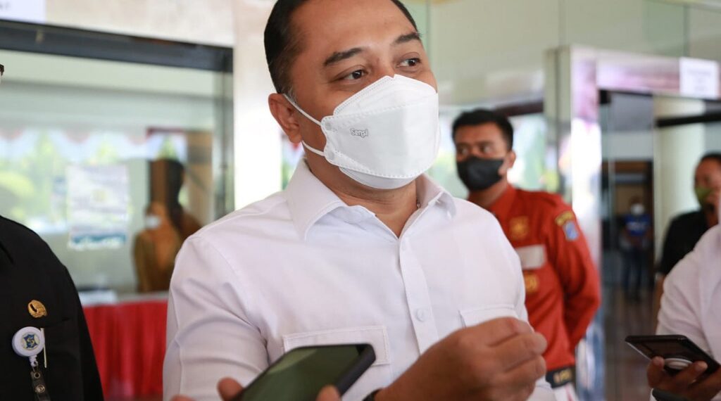 Wali Kota Surabaya Eri Cahyadi: Mengurus KTP, KK, dan Akte apapun, sekarang bisa di balai RW. (ist)