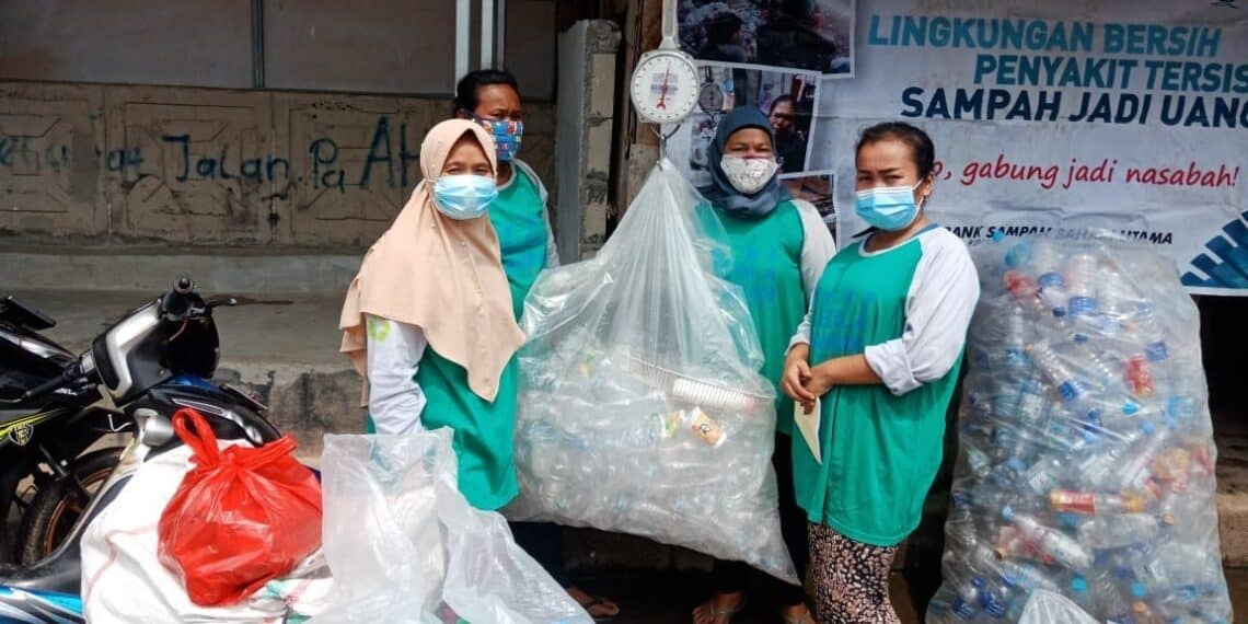 PJB Ciptakan Gunungan Berkah Dari Gunungan Sampah 1 Kerawanan Sosial (IPKS) pada 2019, Kelurahan Pluit menjadi kawasan dengan tumpukan sampah tertinggi di Jakarta. (ist)