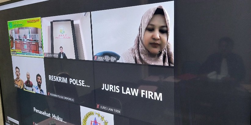 Menipu Uang Konsumen, Dirut PT. Golden Artha Jaya Disidang 1 Dirut PT. Golden Artha Jaya saat sidang di PN Gresik secara virtual