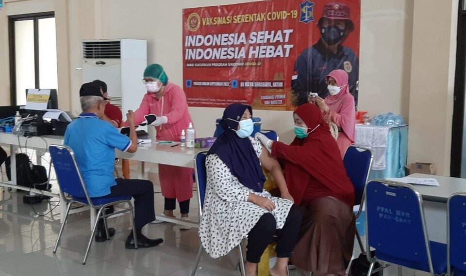 BIN dan Dinkes Surabaya Lakukan Vaksin di Sejumlah Tempat Ibadah dan Sekolah