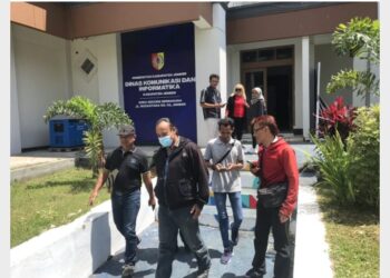 Sejumlah wartawan media online dan cetak mendatangi Kantor Dinas Kominfo Kab. Jember, Jumat (23/9/2022) pagi. (foto : Lilik S)