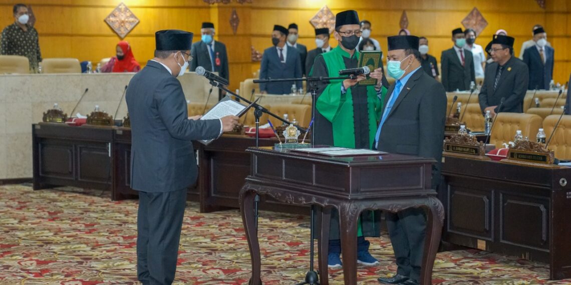 M.Rosyidi Saat di Lantik