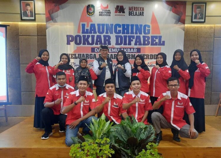 Para pengurus PKBM Merdeka saat Launching Pokjar Difabel