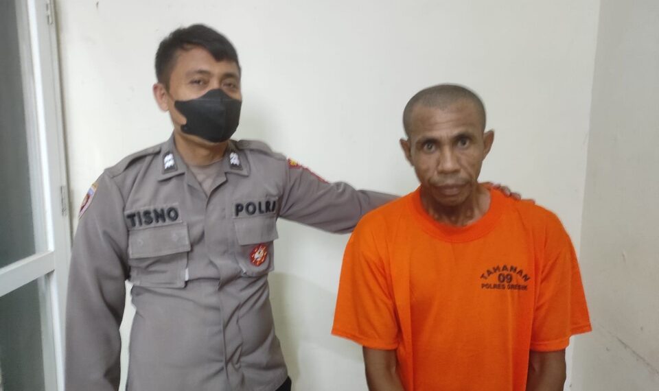 Tersangka saat diamankan petugas