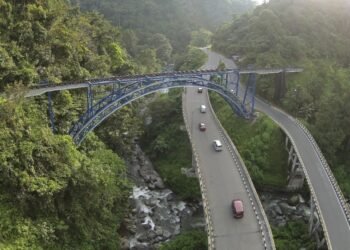 Jembatan Lembah Anai Padang Panjang, Sumatra Barat, dibangun menggunakan produk SIG. (ist)