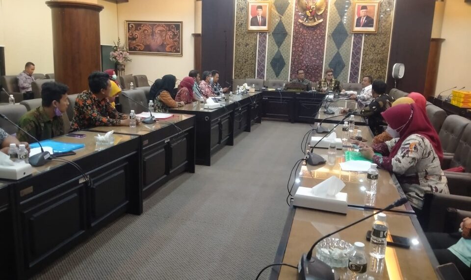 Sukwan Nakes asal Bangkalan saat Wadul Komisi E DPRD Jatim