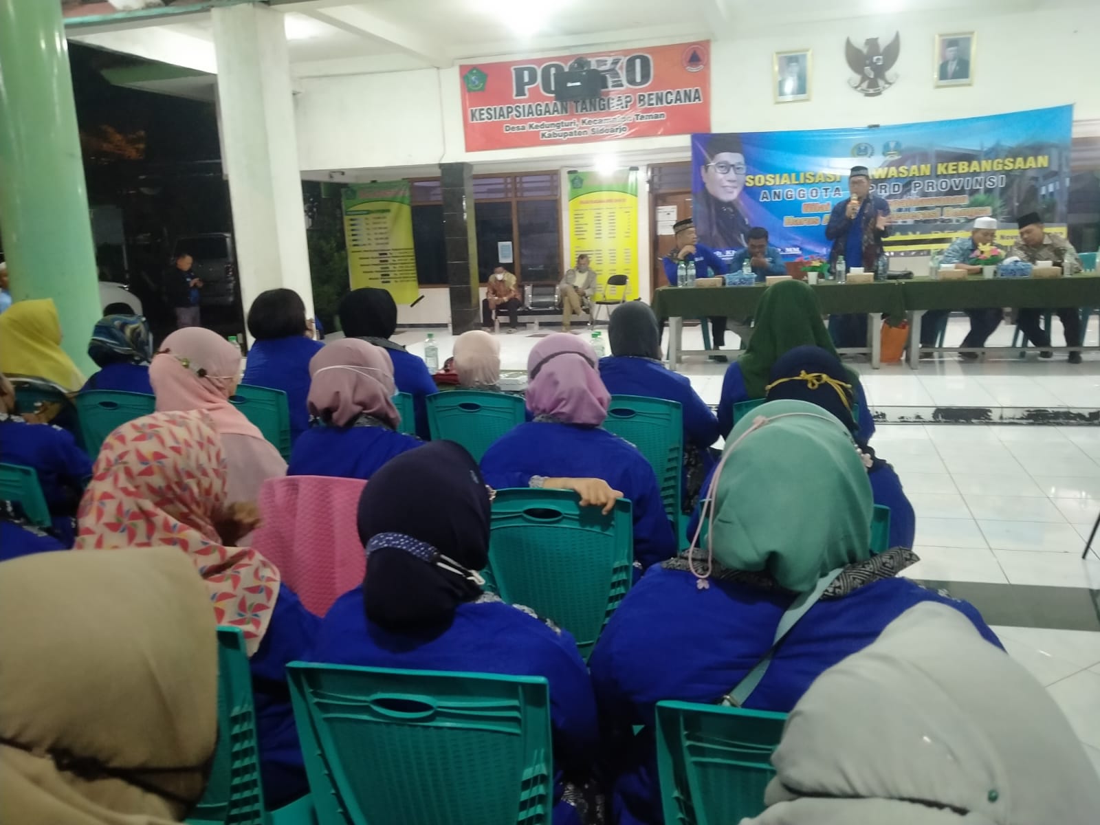 Gelar Wawasan Kebangsaan, H.Khulaim Bagikan Ratusan Jas Hujan dan Ajak Warga Gunakan Hak Politik Sesuai Hati Nurani 1