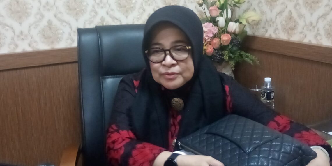 Hj.Wara Sundary Reni Permana Ketua Komisi E DPRD Jatim