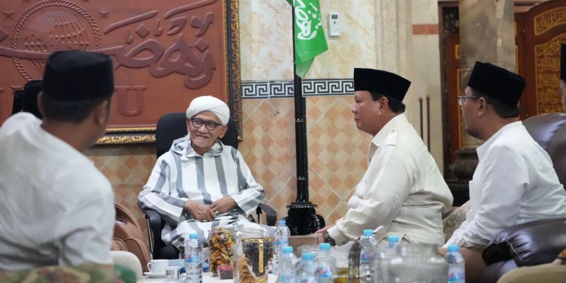 Ketua Umum Gerindra Prabowo Subianto saat silahturahmi ke Kiai miftach