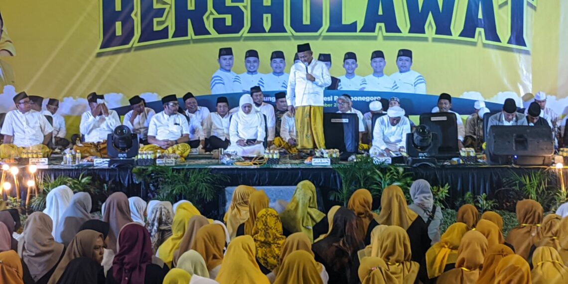 Peringati Puncak HUT ke 58, Golkar Jatim Gelar Sholawat di Gresik 1 Golkar Jatim saat gelar sholawat