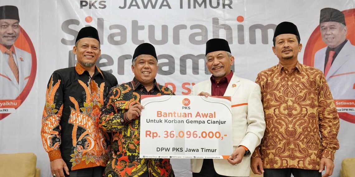 PKS Jatim saat Galang Dana