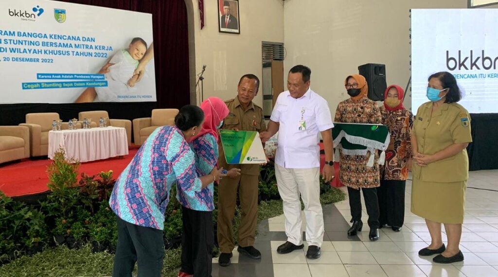 BPJamsostek Kediri mensosialisasikan manfaat program dalam Promosi Kie Program Bangga Kencana & Percepatan Penurunan Stunting Bersama Mitra Kerja Kepada Masyarakat di Wilayah Khusus Tahun 2022. (ist)