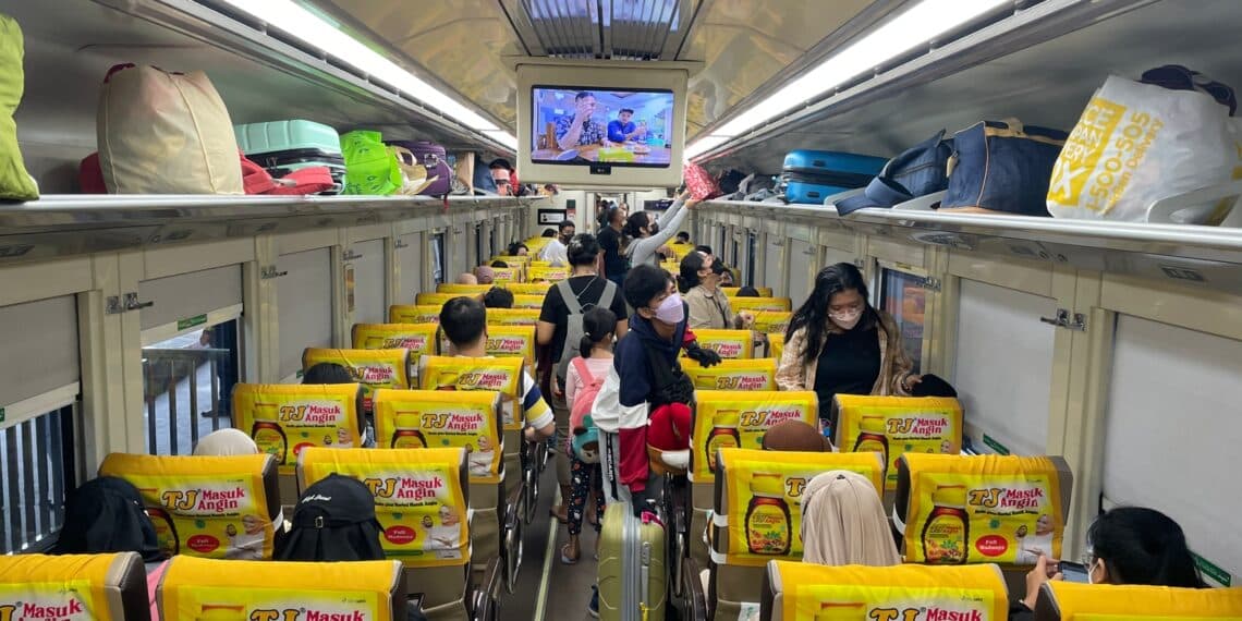 KAI siapkan total 495 petugas pengamanan serta melaksanakan patroli mobile sepanjang lintas jalur KA yang rawan kejahatan. (ist)