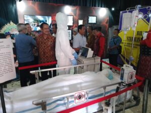 Unair Pamerkan Arsip Covid-19 di Balai Pemuda Alun-alun Surabaya 1