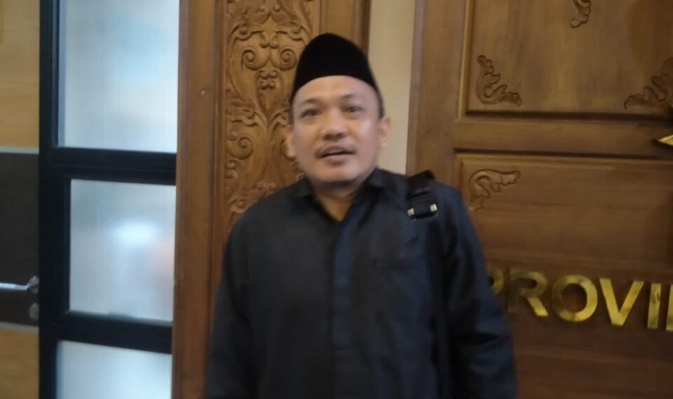 Wakil Ketua Komisi A DPRD Jatim Rohani Siswanto