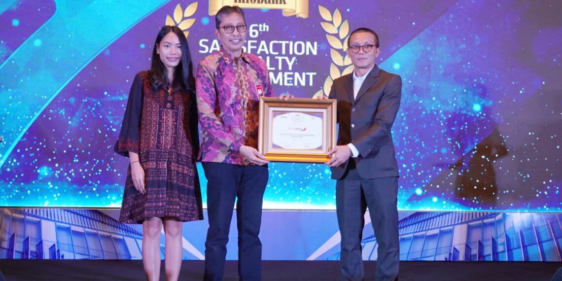 Bank Jatim Saat Raih Penghargaan