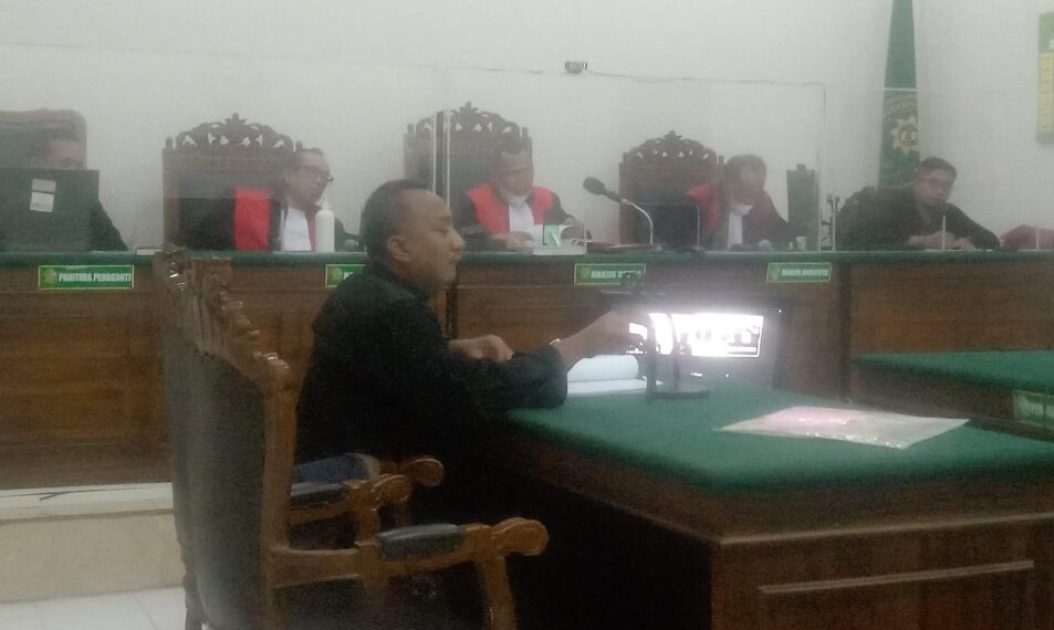 Suasan sidang pencurian alat cetak sabun