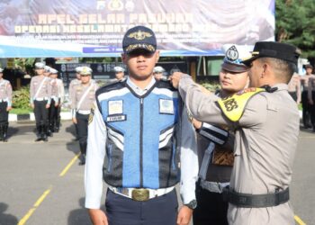 AKBP Siswantoro Pimpin Apel Gelar Pasukan Operasi Keselamatan Semeru Tahun 2023 Di Kabupaten Sampang 1
